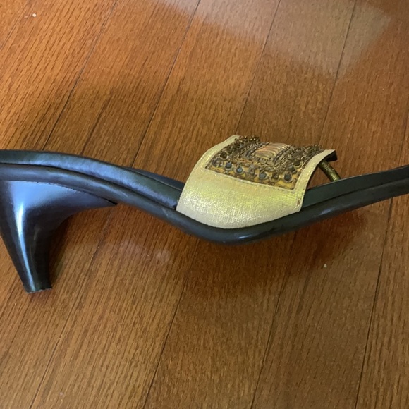 Donald Pliner slides - Picture 3 of 4